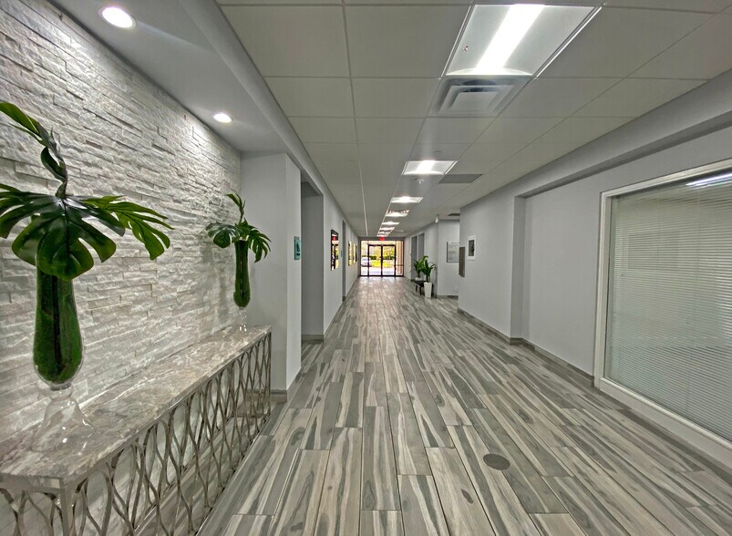 1061 E Indiantown Rd, Jupiter, FL à louer - Photo intérieure – Image 3 sur 11
