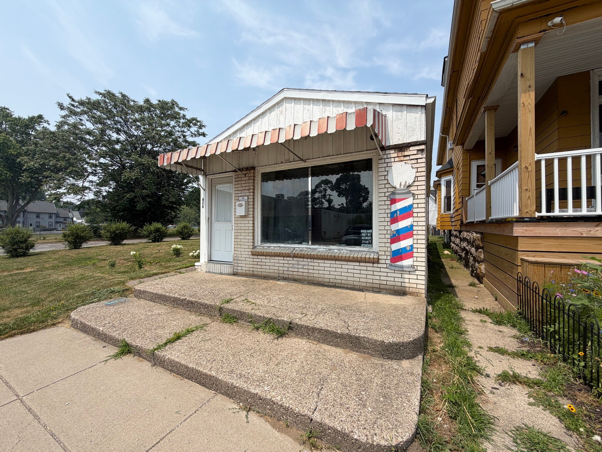 624 Ridge Rd, Lackawanna, NY à vendre Photo principale– Image 1 sur 23
