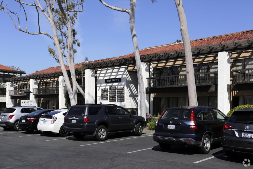 16168 Beach Blvd, Huntington Beach, CA à louer - Photo de l’immeuble – Image 3 sur 4
