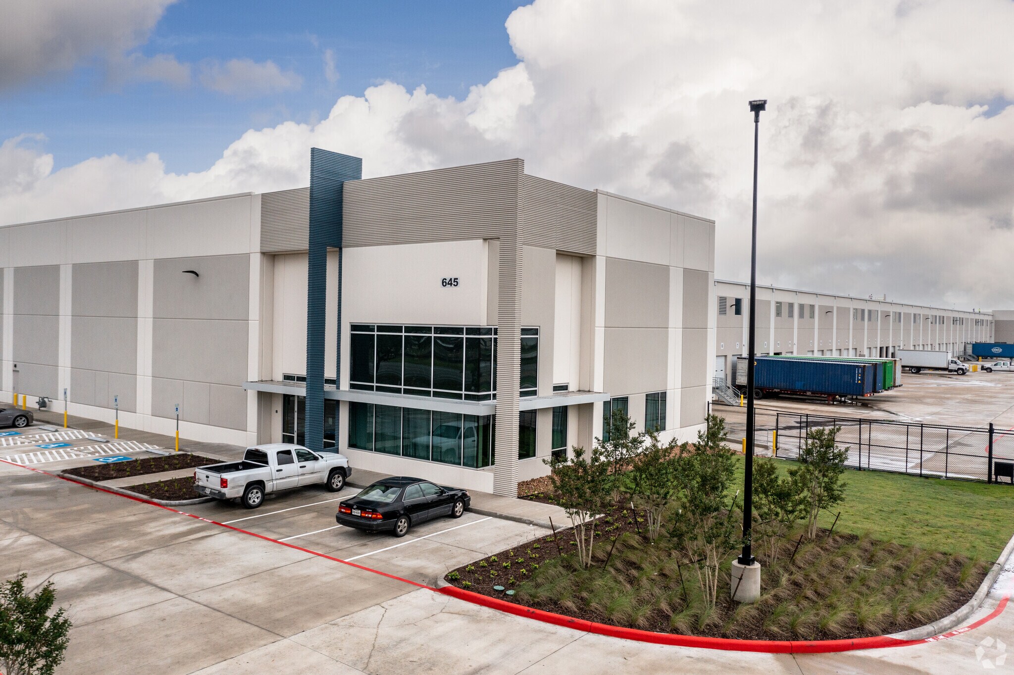 645 Independence Pky, Deer Park, TX à louer Photo principale– Image 1 sur 6