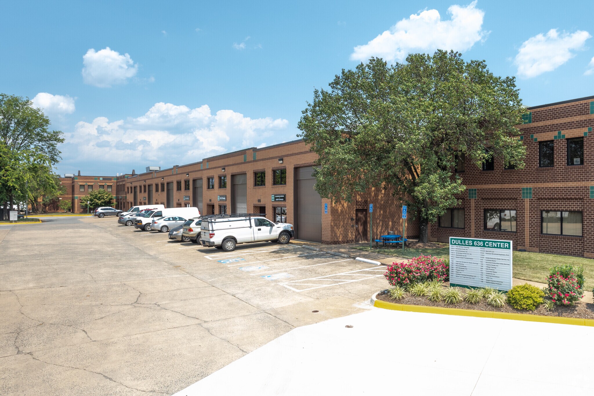 22900 Shaw Rd, Dulles Town Center, VA à louer Photo de l’immeuble– Image 1 sur 11