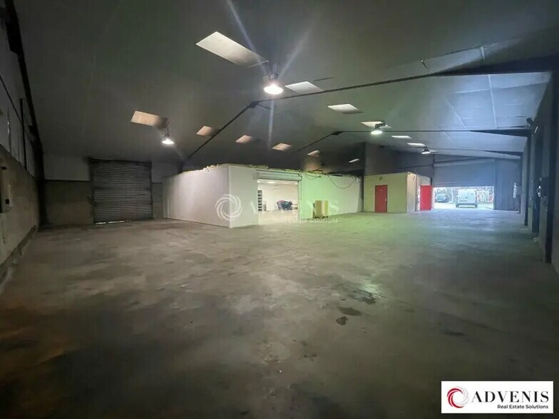 Local d’activités dans Martillac à louer - Photo de l’immeuble – Image 3 sur 5