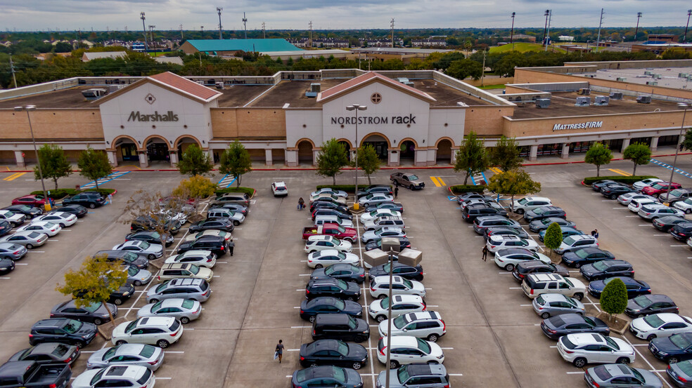 2725-2623 Town-Center Blvd, Sugar Land, TX à louer - Photo de l’immeuble – Image 1 sur 13