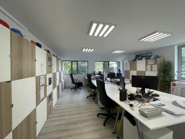 Plus de détails pour Rue Albert Einstein, Champs-sur-Marne - Bureau à louer
