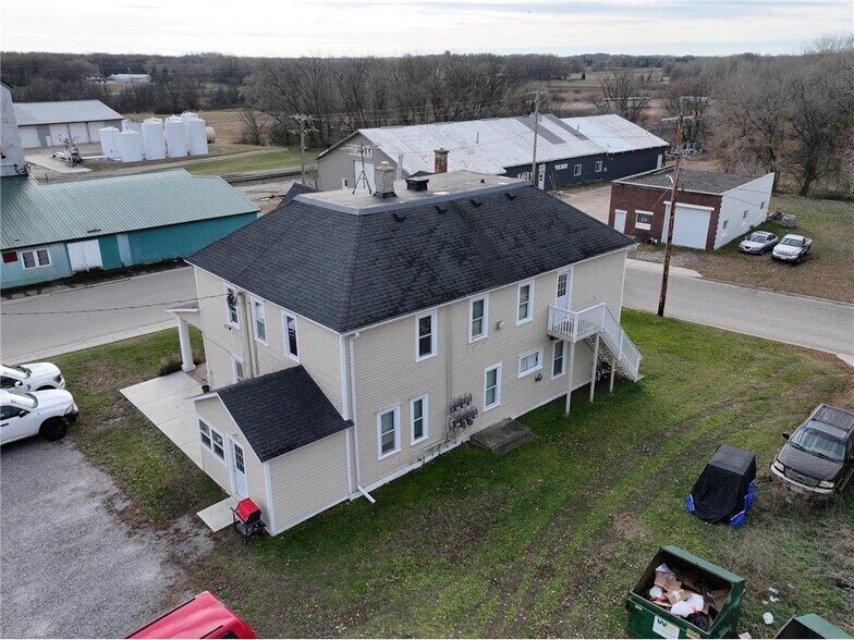 81 Linden Ave W, Kimball, MN à vendre - Photo de l’immeuble – Image 2 sur 18