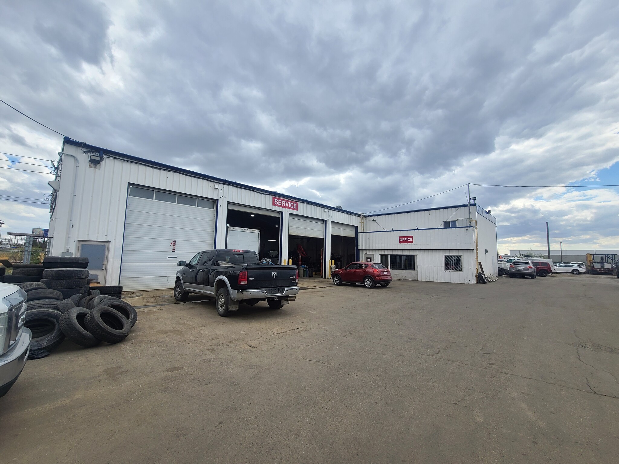7020 50 St NW, Edmonton, AB à vendre Photo principale– Image 1 sur 12