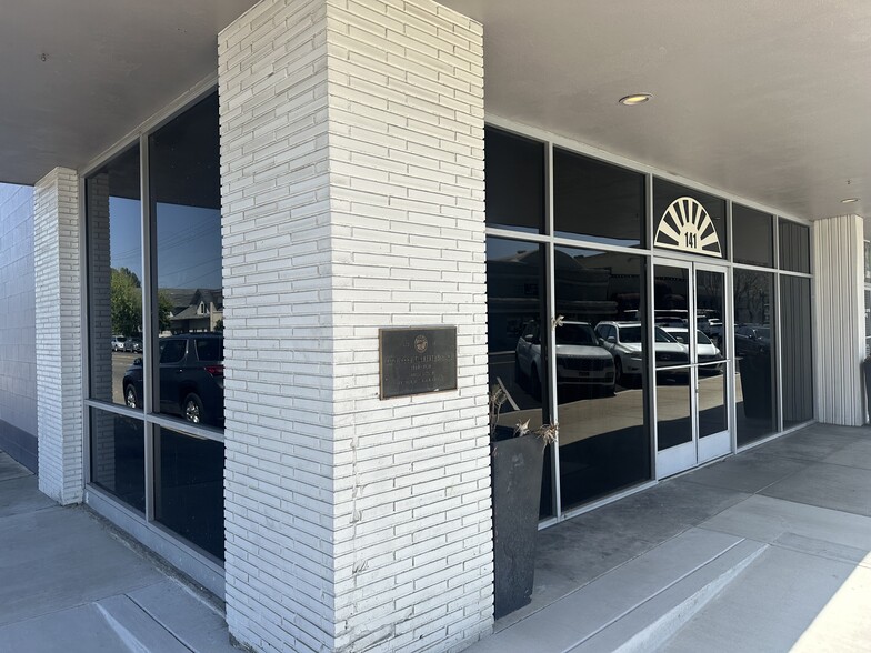 135-141 N Center St, Turlock, CA à louer - Photo de l’immeuble – Image 1 sur 4