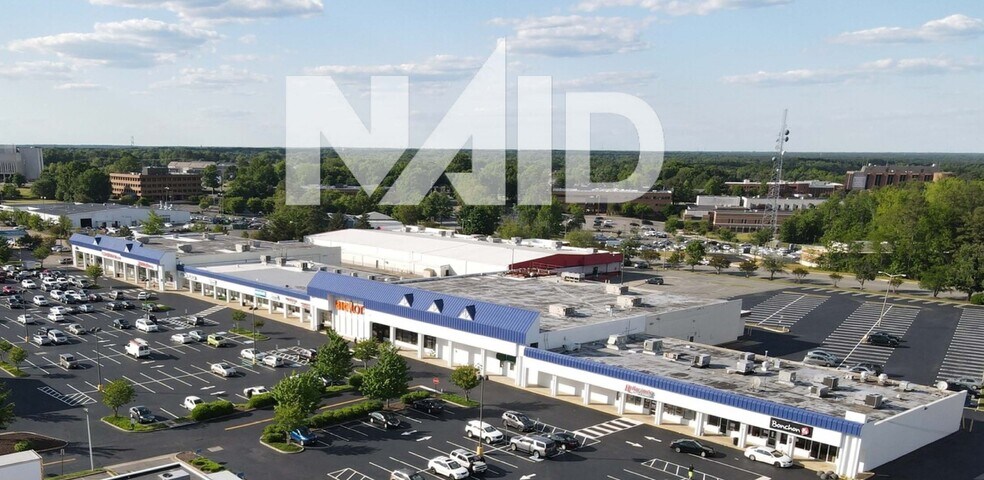 8026 W Broad St, Richmond, VA à louer - Photo de l’immeuble – Image 1 sur 1