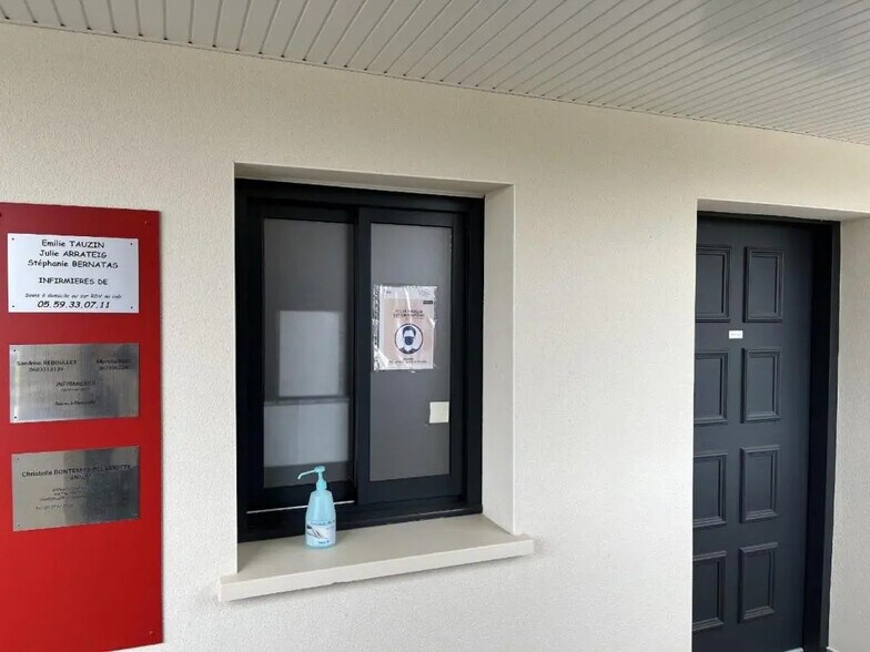 Local d’activités dans Morlaàs à louer - Photo de l’immeuble – Image 2 sur 6