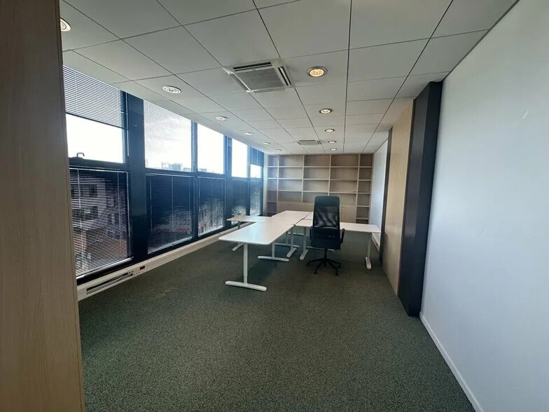 Bureau dans Reims à vendre - Photo de l’immeuble – Image 3 sur 10