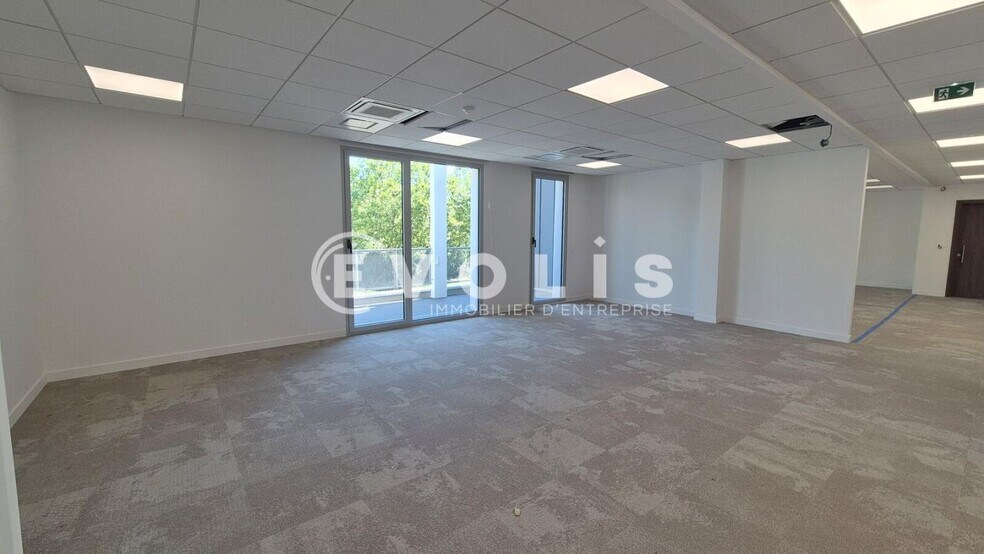 Bureau dans Serris à vendre - Photo de l’immeuble – Image 2 sur 24