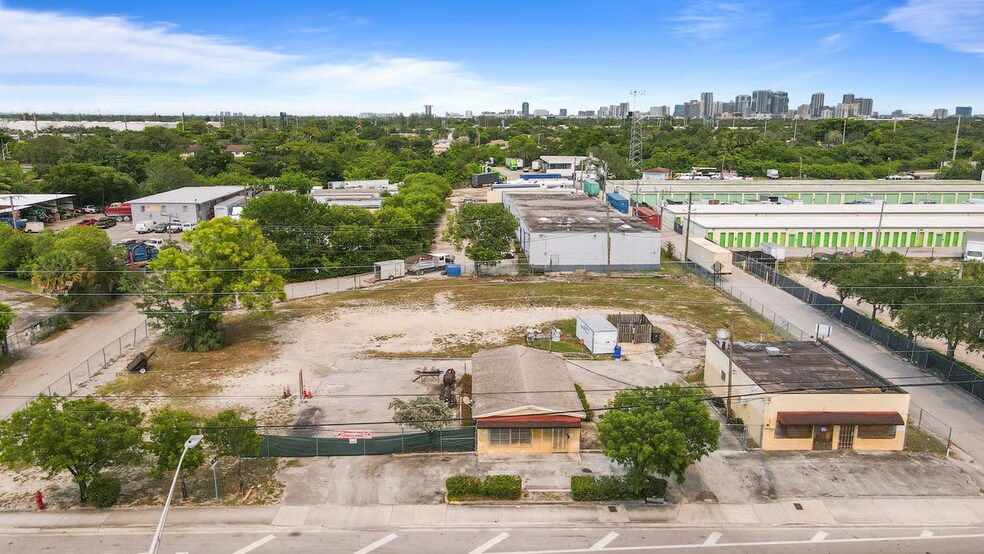 700 NW 27th Ave, Fort Lauderdale, FL à louer - Photo principale – Image 1 sur 4