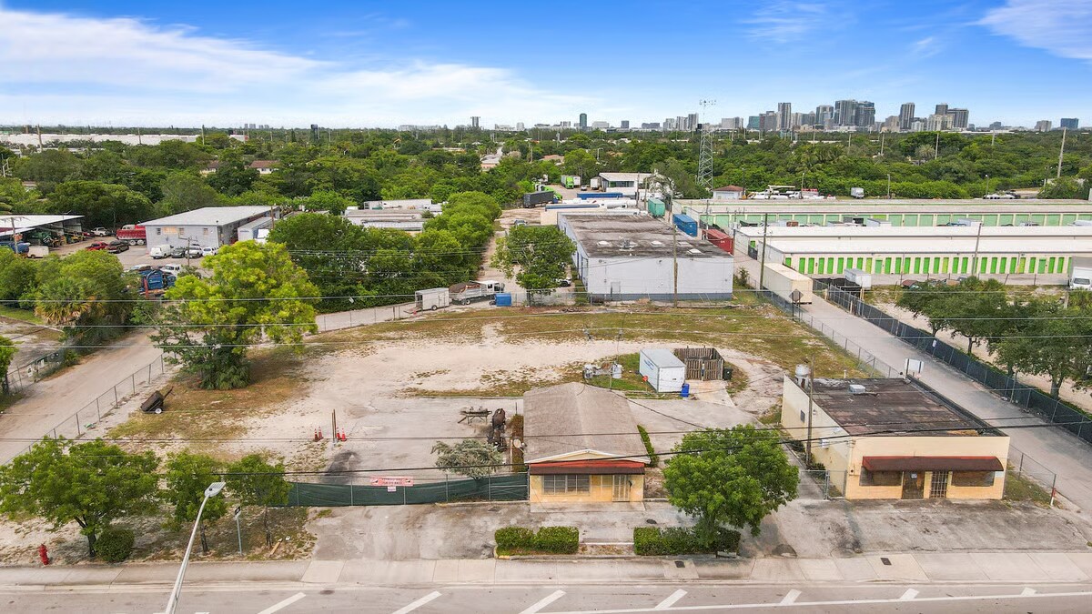 700 NW 27th Ave, Fort Lauderdale, FL à louer Photo principale– Image 1 sur 5