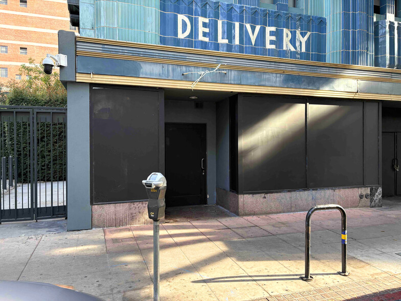 215 W 9th St, Los Angeles, CA à louer - Photo de l’immeuble – Image 3 sur 24