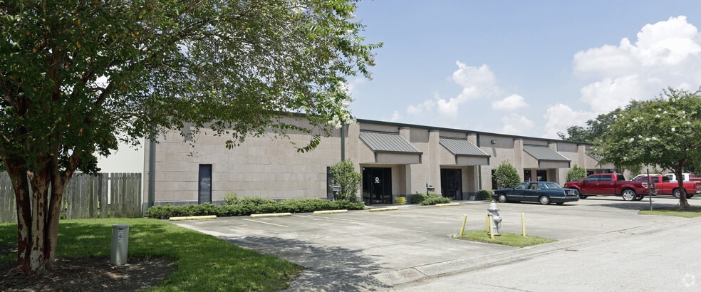 200-210 Pailet Dr, Harvey, LA à louer - Photo principale – Image 1 sur 4