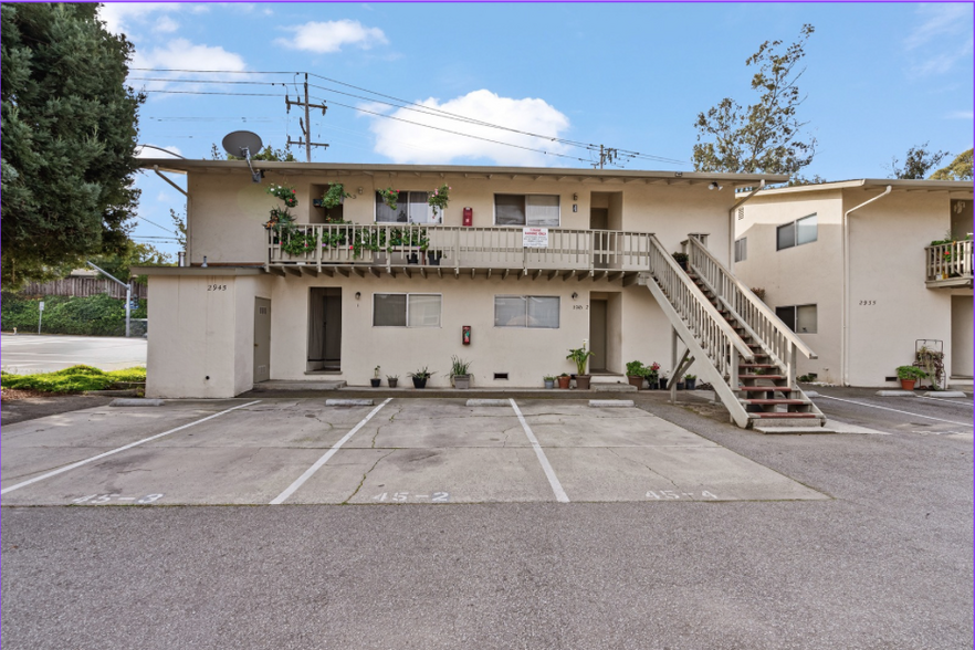 2935-3945 Capitola Rd portefeuille de 2 biens à vendre sur LoopNet.fr - Photo principale – Image 1 sur 2