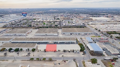 5903-5929 Distribution, San Antonio, TX à louer Photo intérieure– Image 2 sur 18