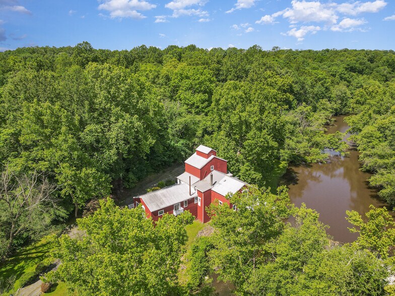 6908 S Roxbury Mill Rd, Spotsylvania, VA à vendre - Photo de l’immeuble – Image 3 sur 35