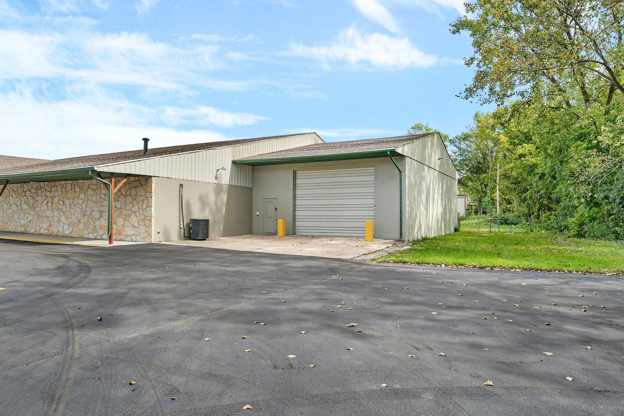 1220 Richards St, Joliet, IL à louer Photo intérieure– Image 1 sur 22