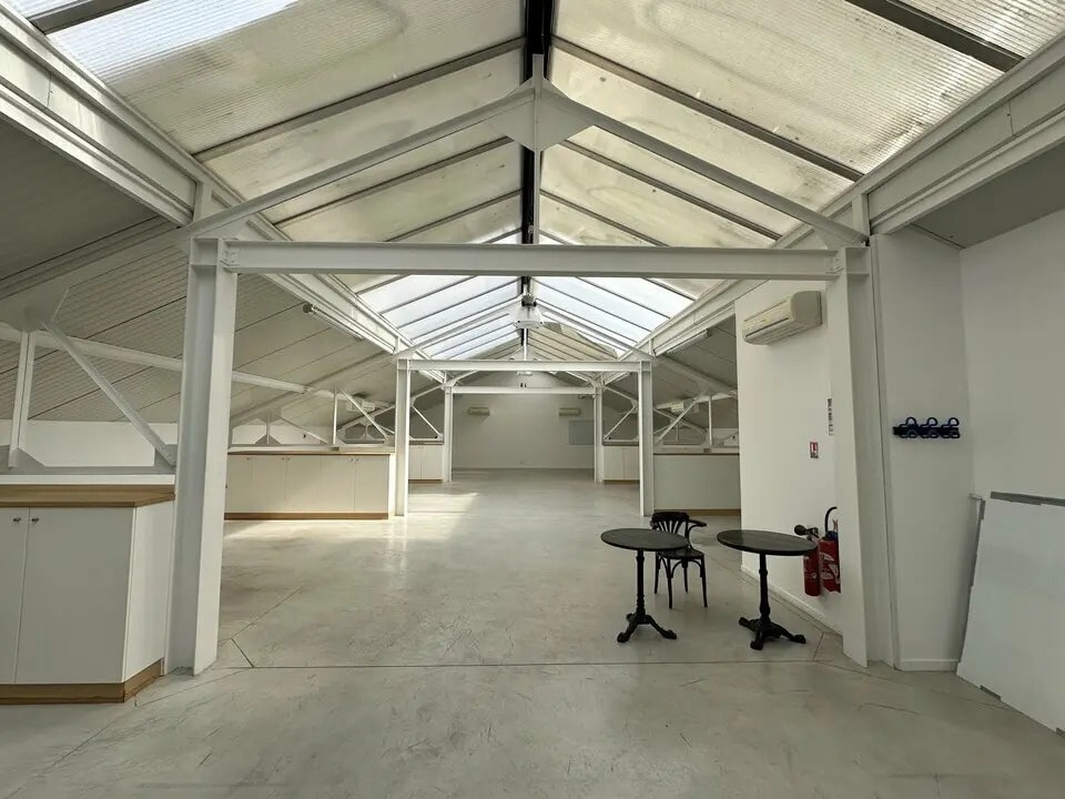 Local d'activités dans Saint-Maur-des-Fossés à vendre Photo intérieure– Image 1 sur 3