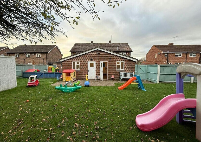 198-200 Dunsbury Way, Havant à vendre - Photo de l’immeuble – Image 3 sur 7