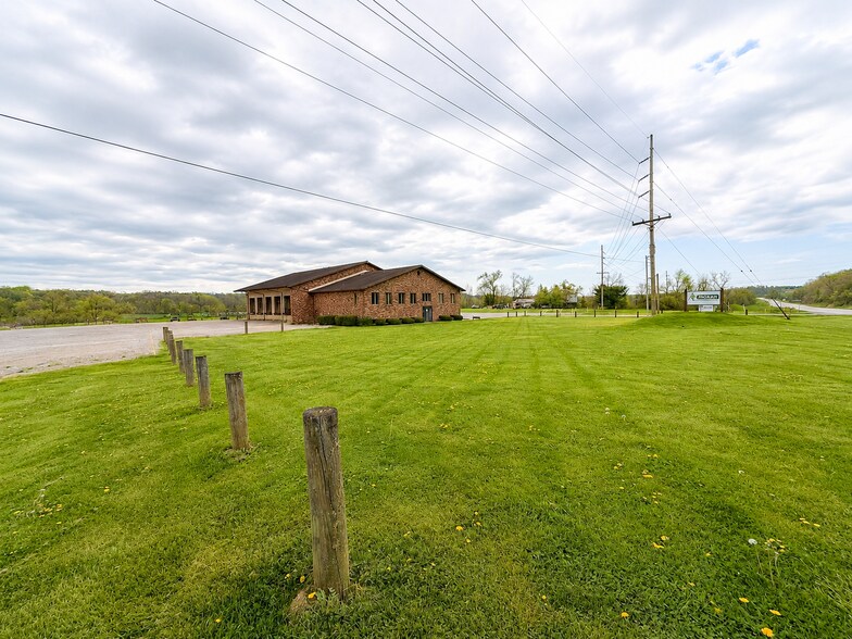 4550 Roseville Rd, Roseville, OH à louer - Photo de l’immeuble – Image 3 sur 17