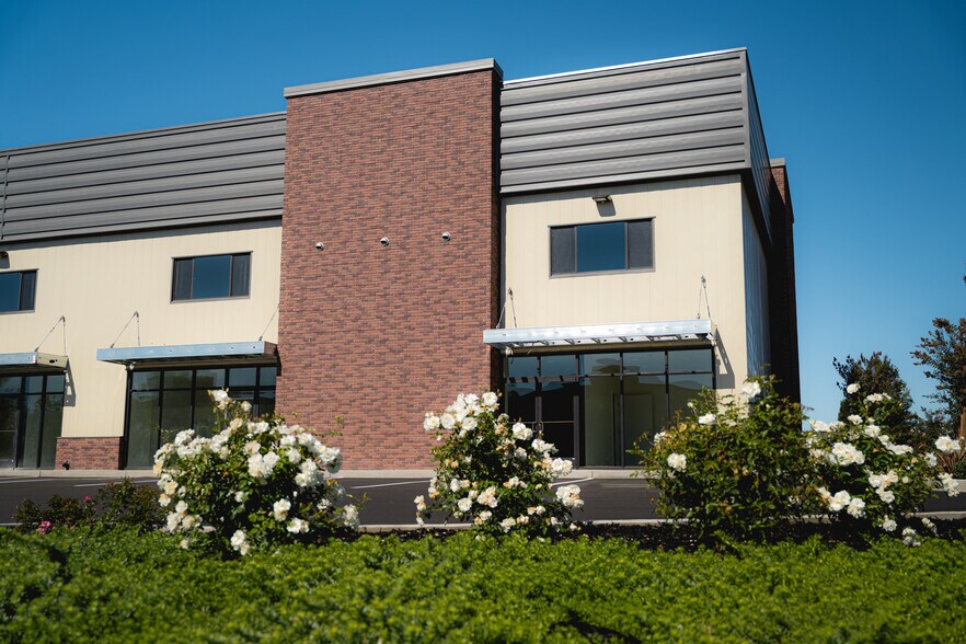 285 Nagareda Dr, Gilroy, CA à louer - Photo de l’immeuble – Image 2 sur 11