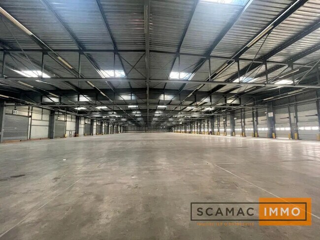 Plus de détails pour Industriel/Logistique à louer
