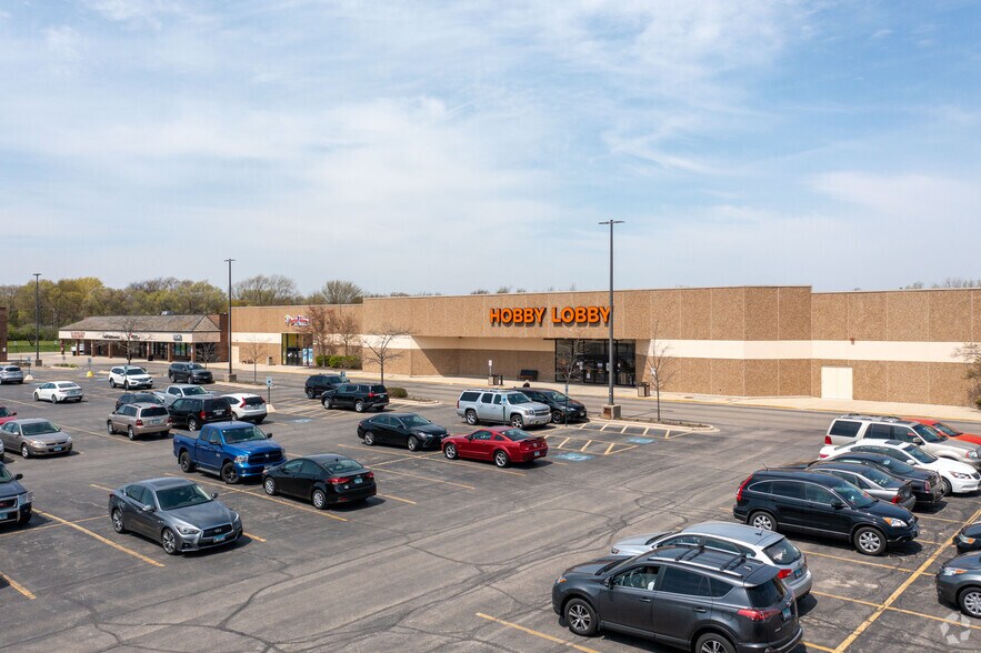 6120-6340 Northwest Hwy, Crystal Lake, IL à louer - Photo de l’immeuble – Image 2 sur 24