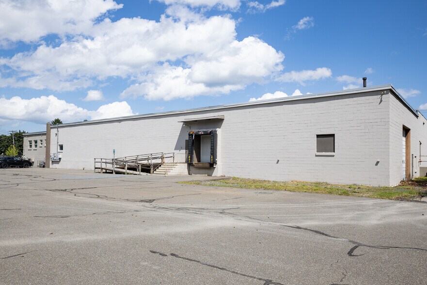 42 Karner Rd, Albany, NY à louer - Photo de l’immeuble – Image 1 sur 13