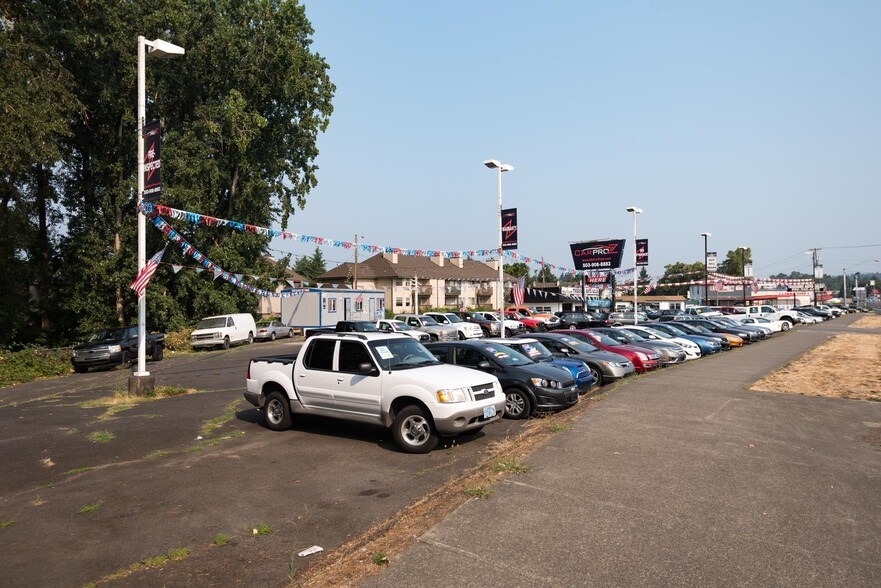 20155 McLoughlin Blvd, Gladstone, OR à louer - Photo de l’immeuble – Image 3 sur 20