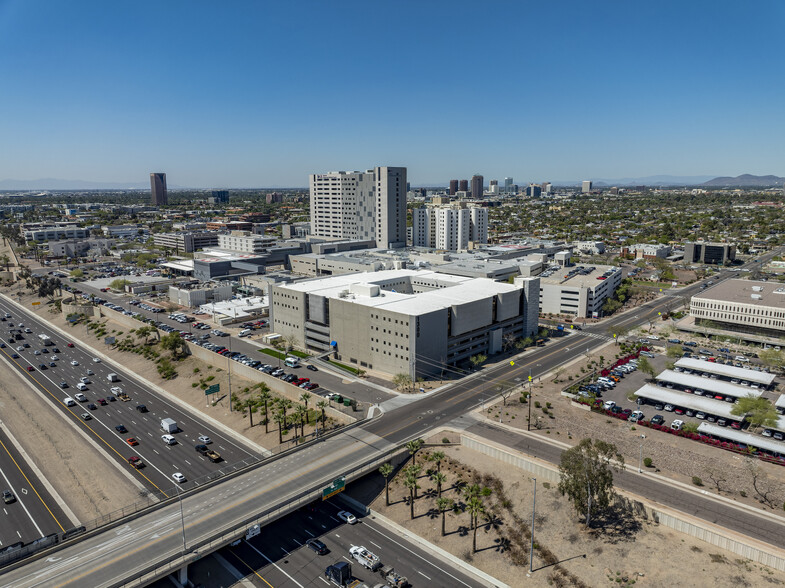 1300 N 12th St, Phoenix, AZ à louer - Photo de l’immeuble – Image 2 sur 12