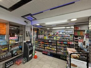 323 E 108th St, New York, NY à louer Photo intérieure– Image 2 sur 5