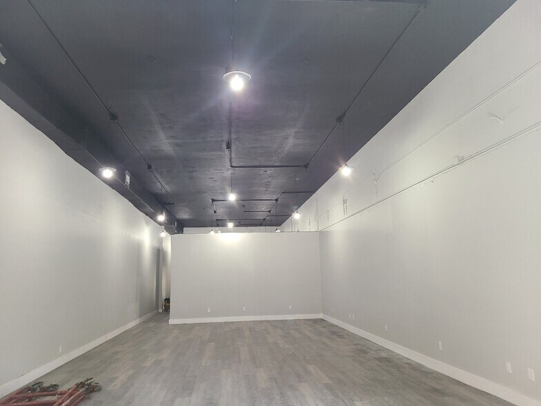 321 Datura St, West Palm Beach, FL à louer - Photo de l’immeuble – Image 2 sur 13