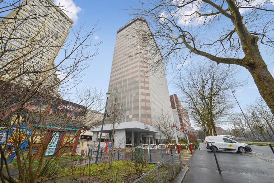 Bureau dans Pantin à vendre - Photo de l’immeuble – Image 1 sur 18