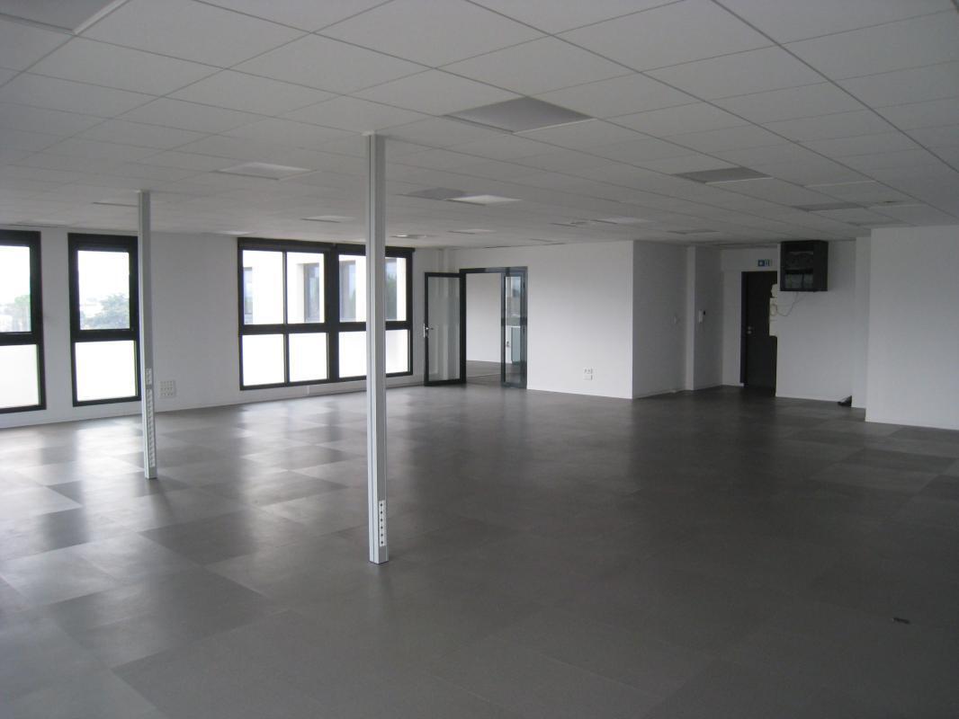 Bureau dans Aubagne à louer Photo de l’immeuble– Image 1 sur 7