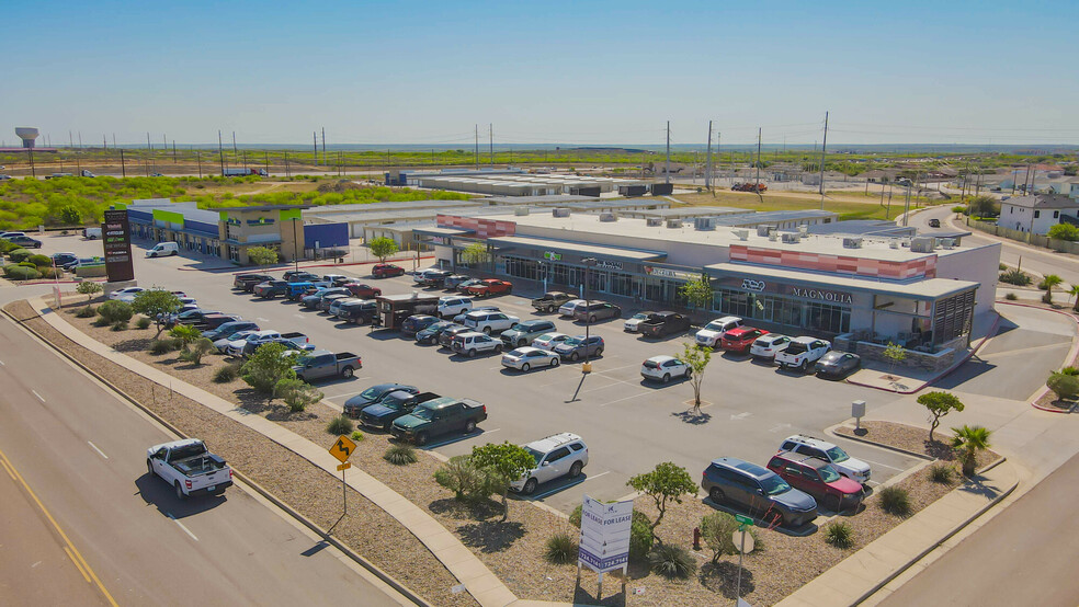2101 Shiloh Dr, Laredo, TX à louer - Photo de l’immeuble – Image 1 sur 10