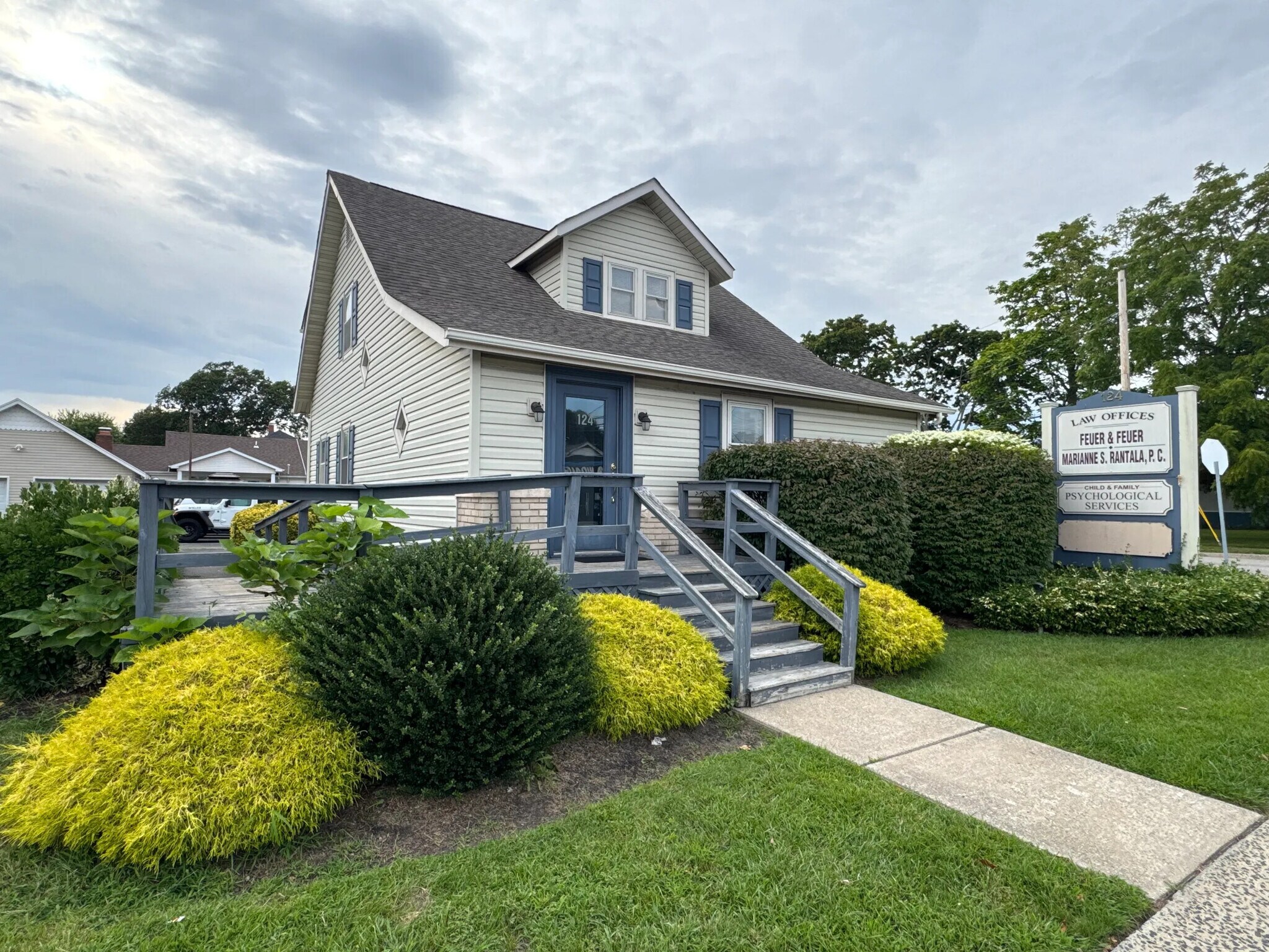 124 Medford Ave, Patchogue, NY à vendre Photo de l’immeuble– Image 1 sur 18