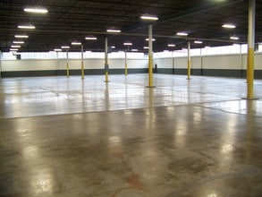 482 Barell Ave, Carlstadt, NJ à louer Photo intérieure– Image 2 sur 2