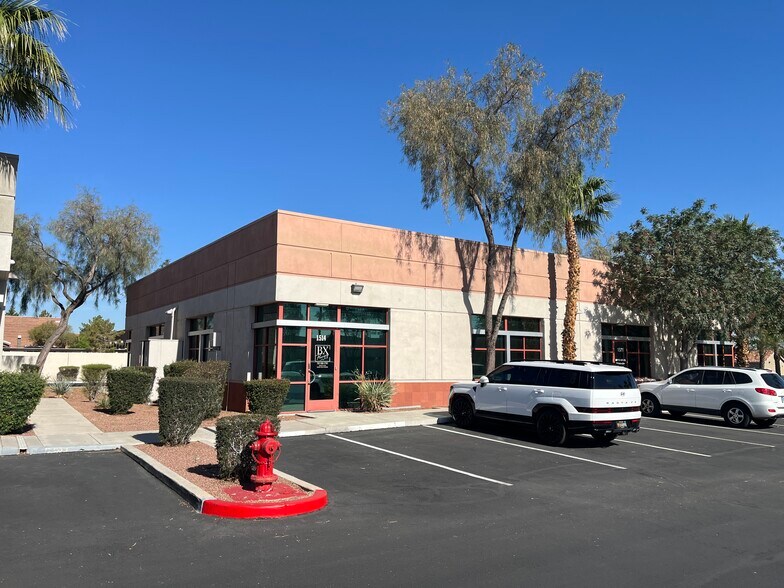 375 N Stephanie St, Henderson, NV à louer - Photo de l’immeuble – Image 2 sur 12