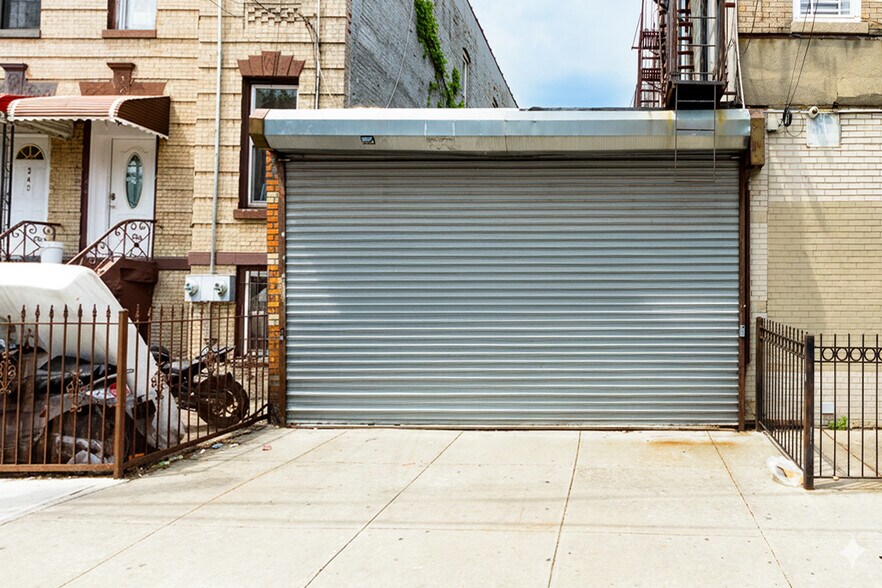 1108 Blake Ave, Brooklyn, NY à vendre - Photo de l’immeuble – Image 2 sur 11