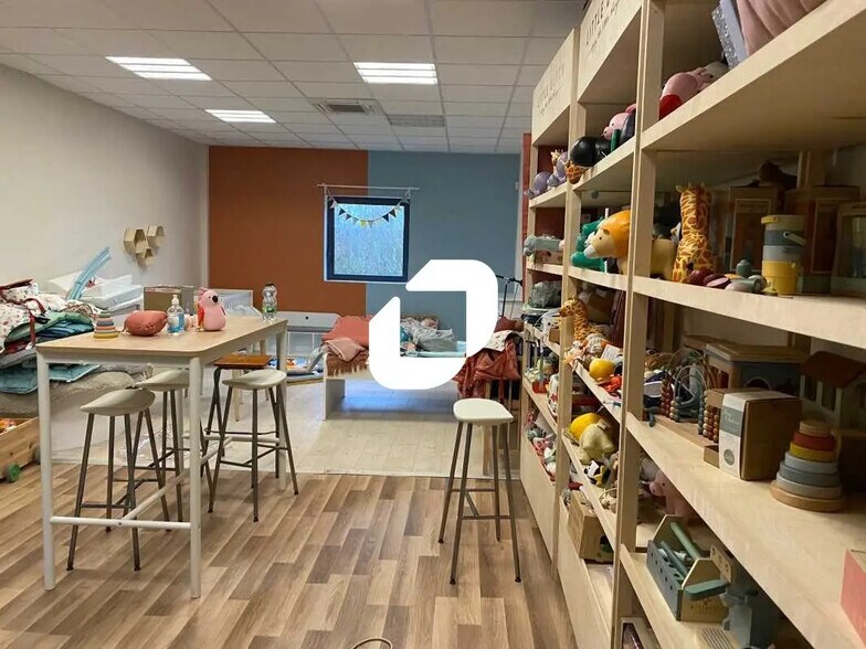 Local d'activités dans Méré à vendre - Photo intérieure – Image 3 sur 9