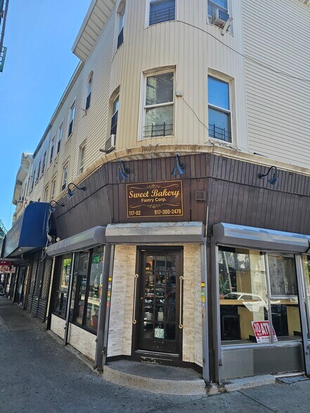 11702 Jamaica Ave, Richmond Hill, NY à vendre - Photo de l’immeuble – Image 2 sur 8