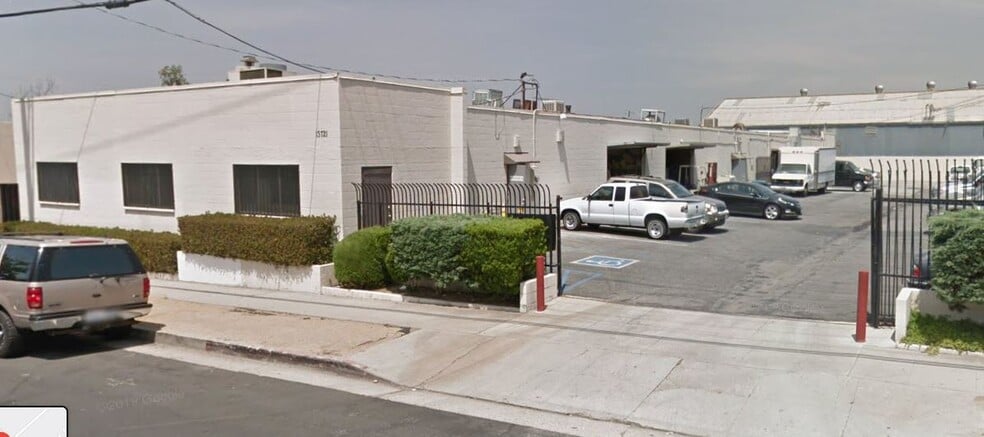 13721 Desmond St, Pacoima, CA à louer - Photo de l’immeuble – Image 1 sur 1