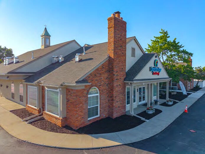 4810 Rochester Rd, Troy, MI à vendre - Photo de l’immeuble – Image 3 sur 9