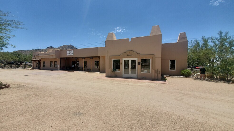 6070 E Cave Creek Rd, Cave Creek, AZ à louer - Photo de l’immeuble – Image 2 sur 32