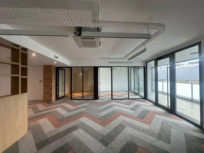 Plus de détails pour Bureau à vendre