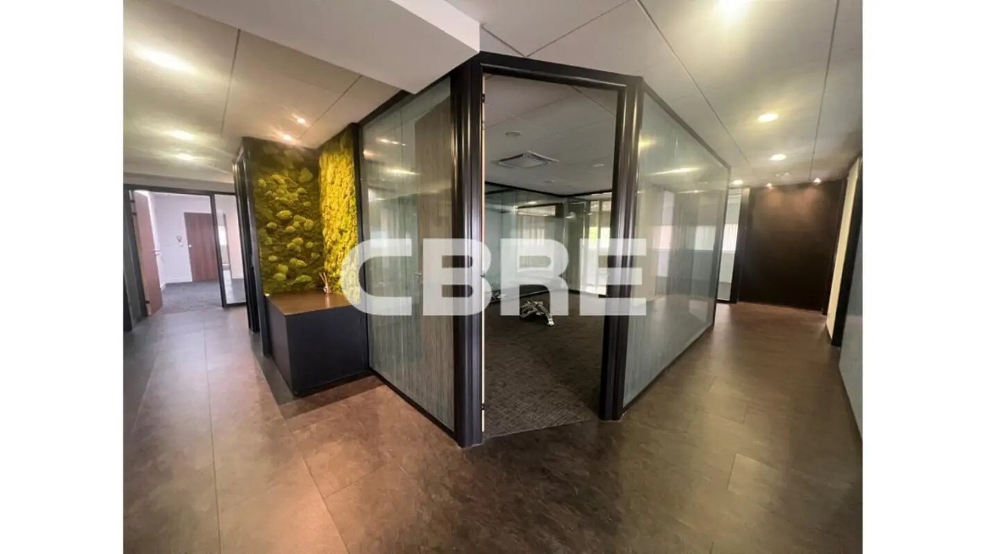 Bureau dans Villeneuve-Loubet à louer Photo de l’immeuble– Image 1 sur 15
