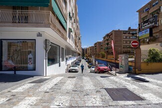Plus de détails pour Calle Abderrahmán, 11, Granada - Local commercial à vendre