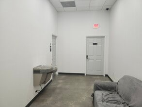 3692 N Wickham Rd, Melbourne, FL à louer Photo intérieure– Image 2 sur 13